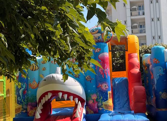 Hotel Bimbi Gratis